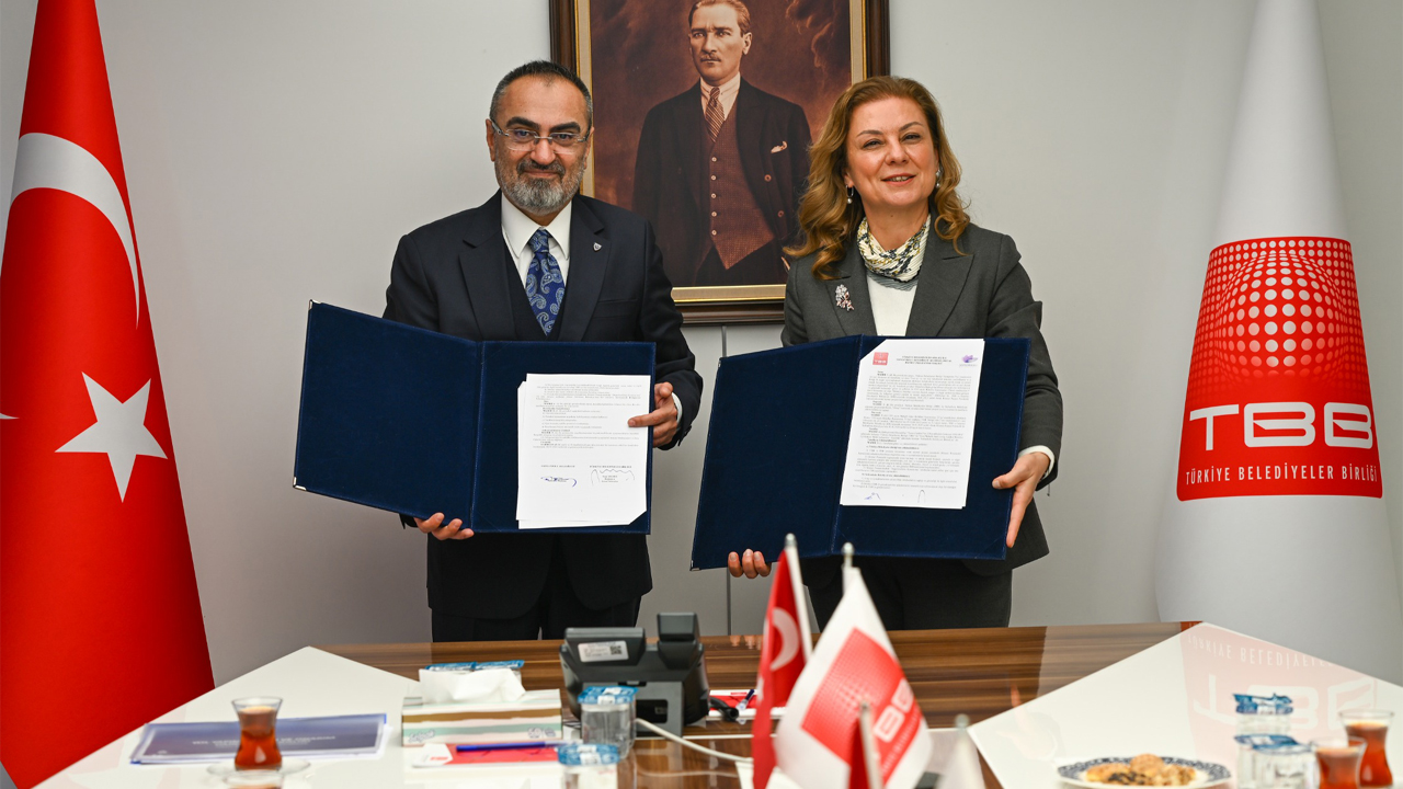 PROTOKOL TAMAM; BAŞKAN KÖSE BAŞKENTTE İLK İMZAYI ATTI