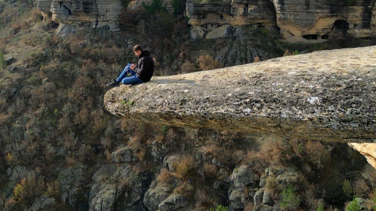 SANATÇI ÇELİK KLİP ÇEKMİŞTİ, VALİLİK UYARDI!