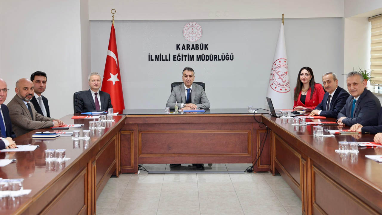 VALİ OKTAY ÇAĞATAY, İL MİLLÎ EĞİTİM MÜDÜRLÜĞÜ’NÜ ZİYARET ETTİ