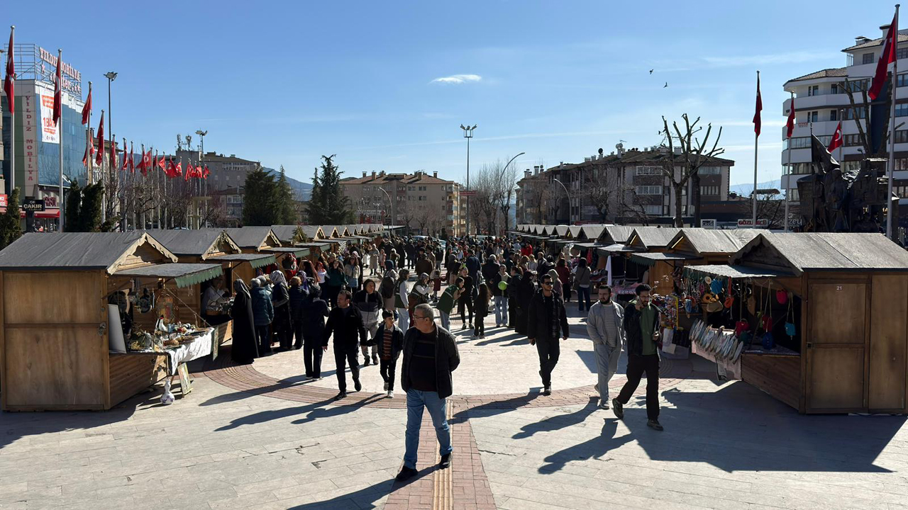 KADIN EL EMEĞİ PAZARI 12 MART GECE 22.30’A KADAR AÇIK OLACAK