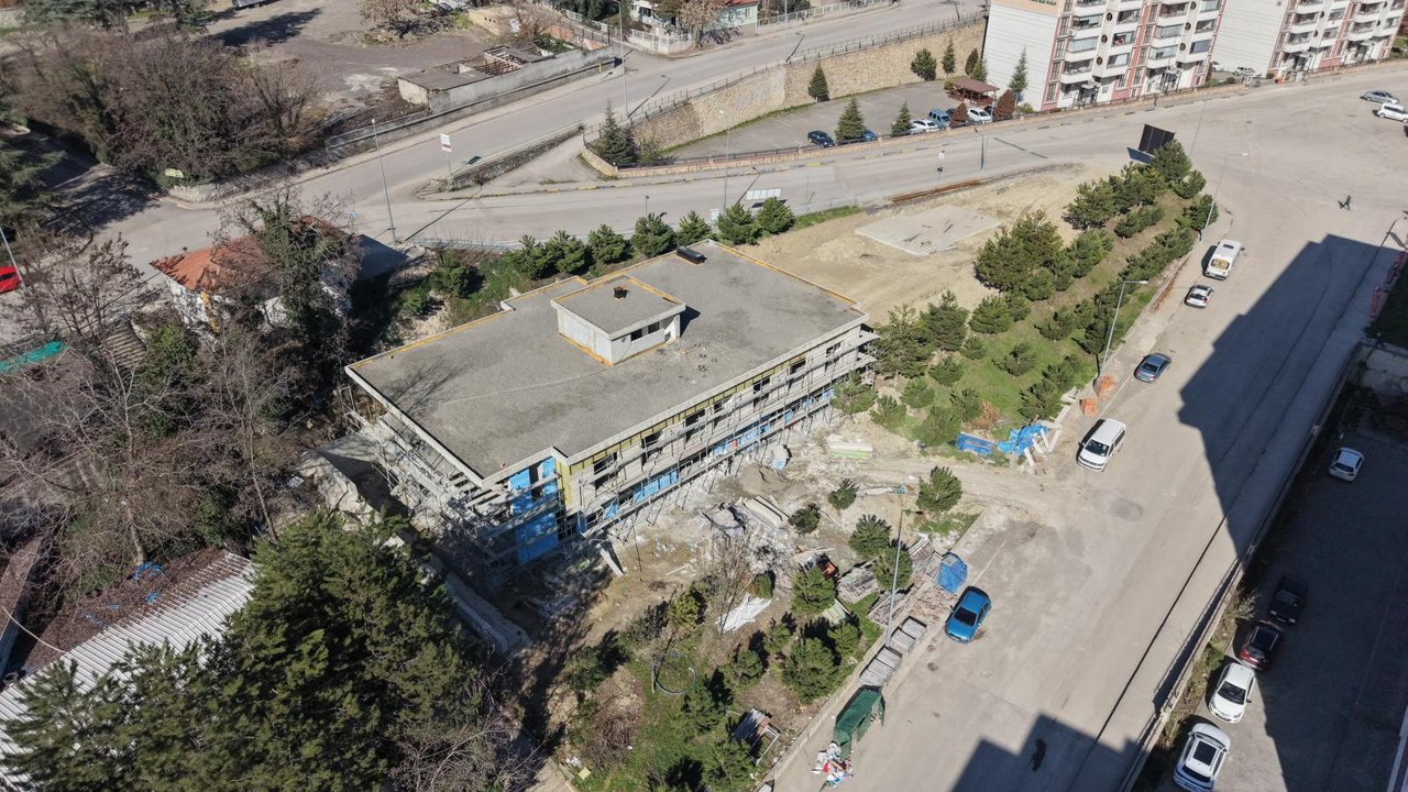 KARABÜK’TE AKTİF YAŞ ALMA MERKEZİ İNŞAATI DEVAM EDİYOR