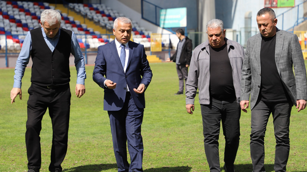 DR. NECMETTİN ŞEYHOĞLU STADYUMU ÇİMLERİ BAKIMA ALINDI