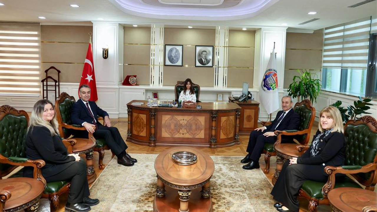 VALİ ÇAĞATAY MAKAMINI MİNİK ZEYNEP’E DEVRETTİ