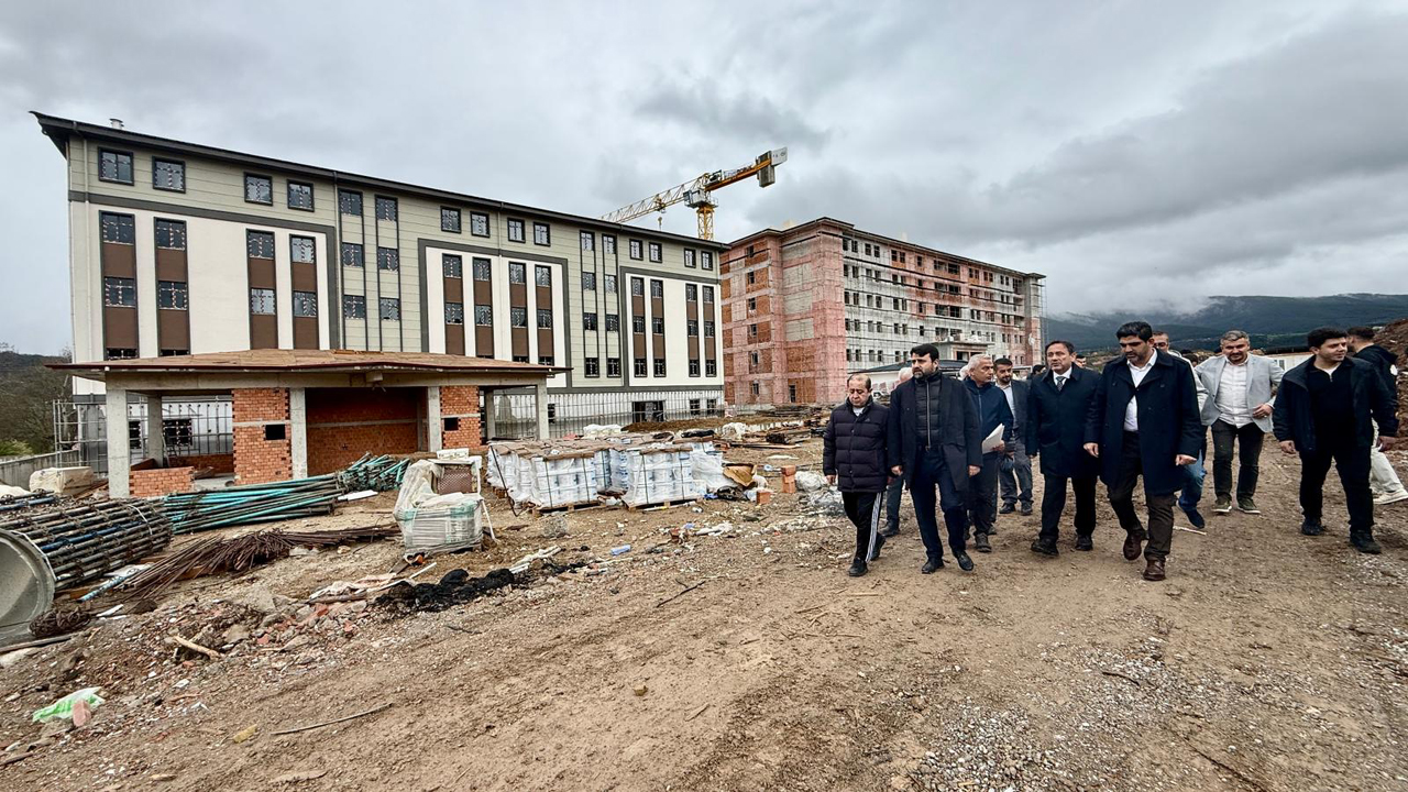 AK PARTİ HEYETİNDEN ESKİPAZAR’A ÇIKARTMA