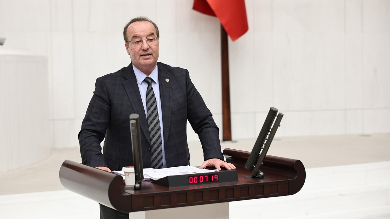 AKAY: ATATÜRK’ÜN YAKTIĞI MEŞALE, GENÇLERİN GELECEK MÜCADELESİNDE YANIYOR