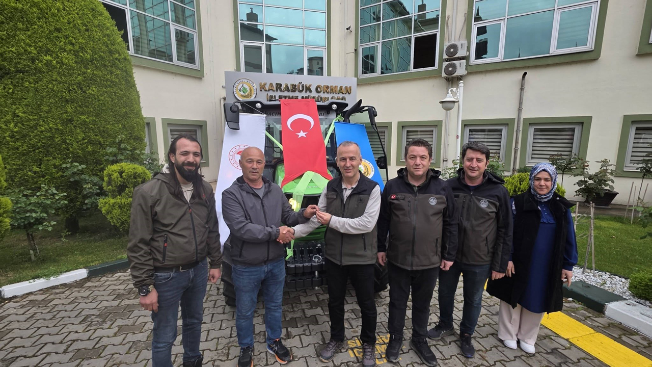 KARABÜK’TE ORKÖY DESTEĞİYLE İLK TRAKTÖR TESLİM EDİLDİ