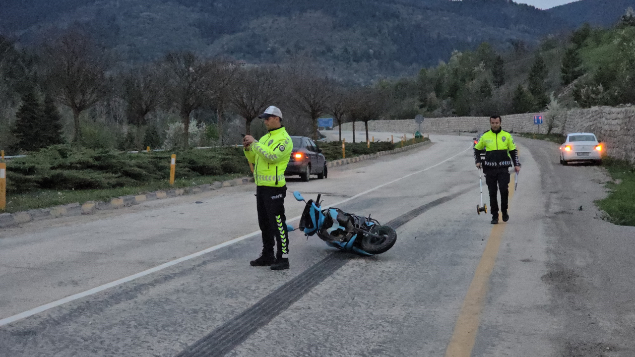 KARABÜK’TE OTOMOBİL İLE MOTOSİKLET ÇARPIŞTI: 1 ÖLÜ