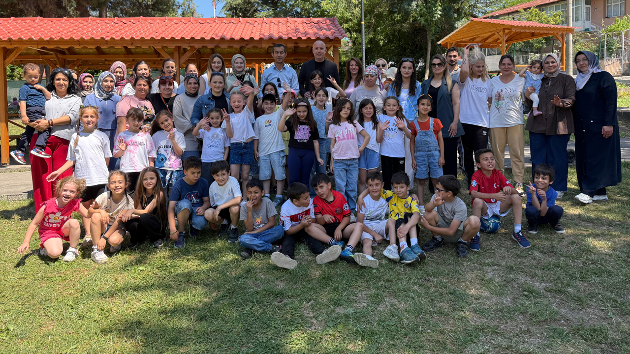 BAŞKAN ÇETİNKAYA MİNİK ÖĞRENCİLERİN DAVETİNE KAYITSIZ KALMADI