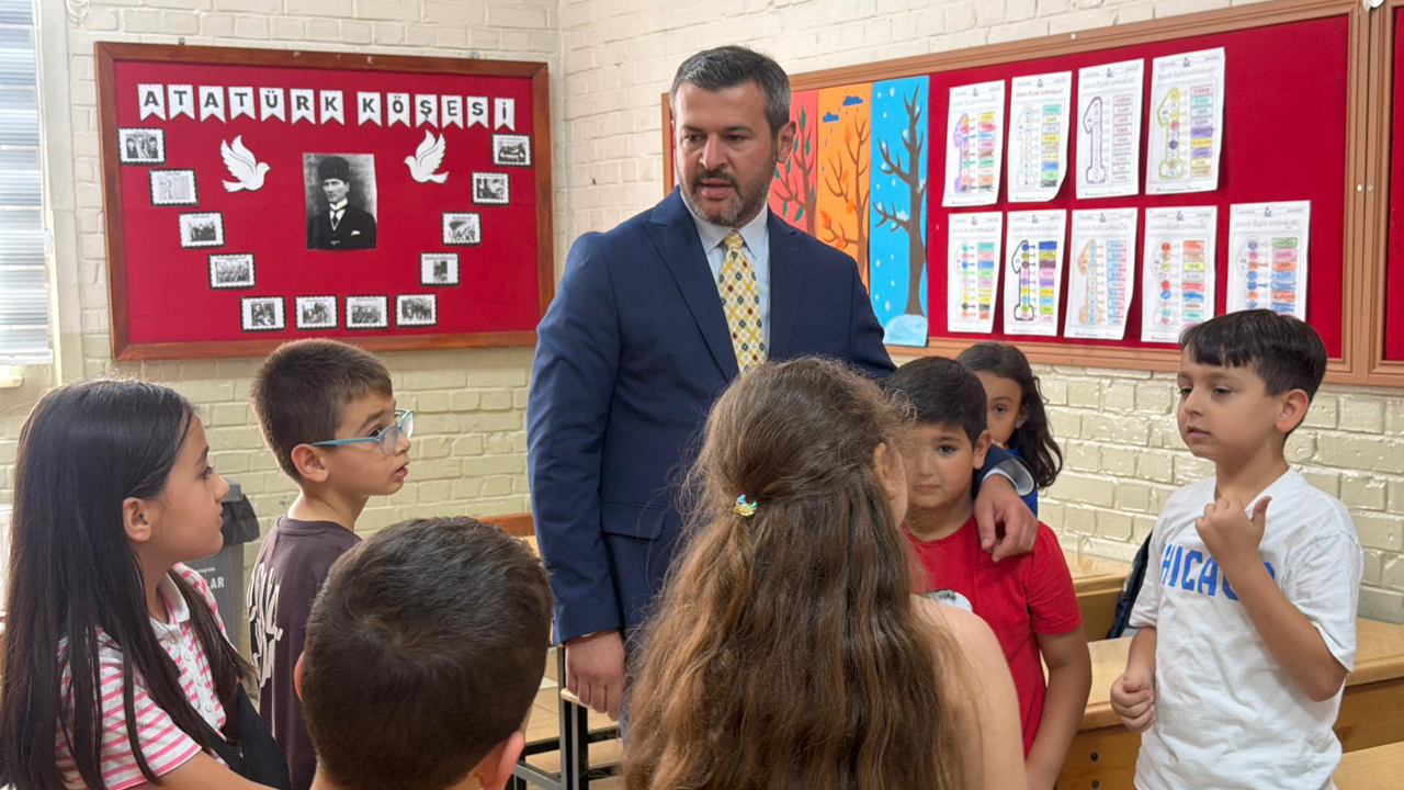 MİNİK BAŞKAN VAADİNİ TUTTU BELEDİYE BAŞKANINI SINIFINA GETİRDİ