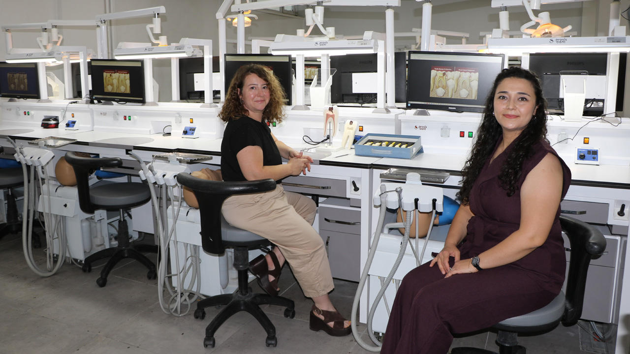SÜT DİŞLERİNİ KORUYACAK YENİ NESİL MATERYAL GELİŞTİRİLİYOR