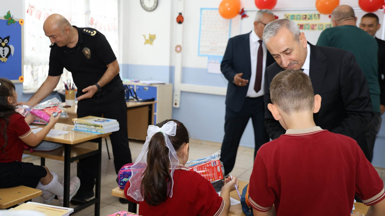 POLİS EMEKLİLERİ DERNEĞİNDEN ÖĞRENCİLERE OKULA BAŞLANGIÇ SETİ