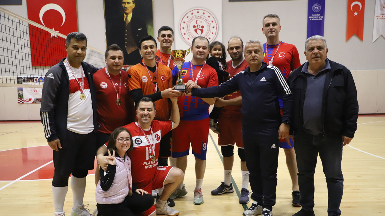 4. KAMU SPOR OYUNLARI VOLEYBOL TURNUVASI’NDA ŞAMPİYON BELLİ OLDU