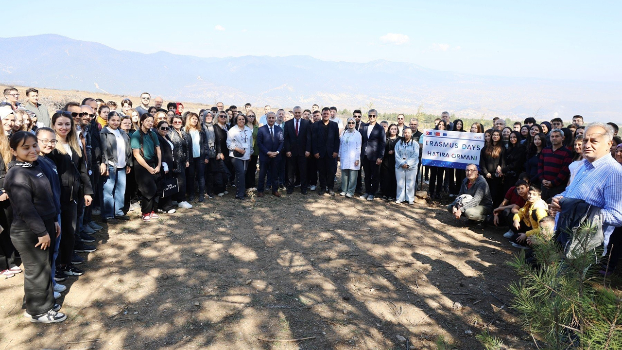 KARABÜK’TE 250 FİDAN TOPRAKLA BULUŞTU